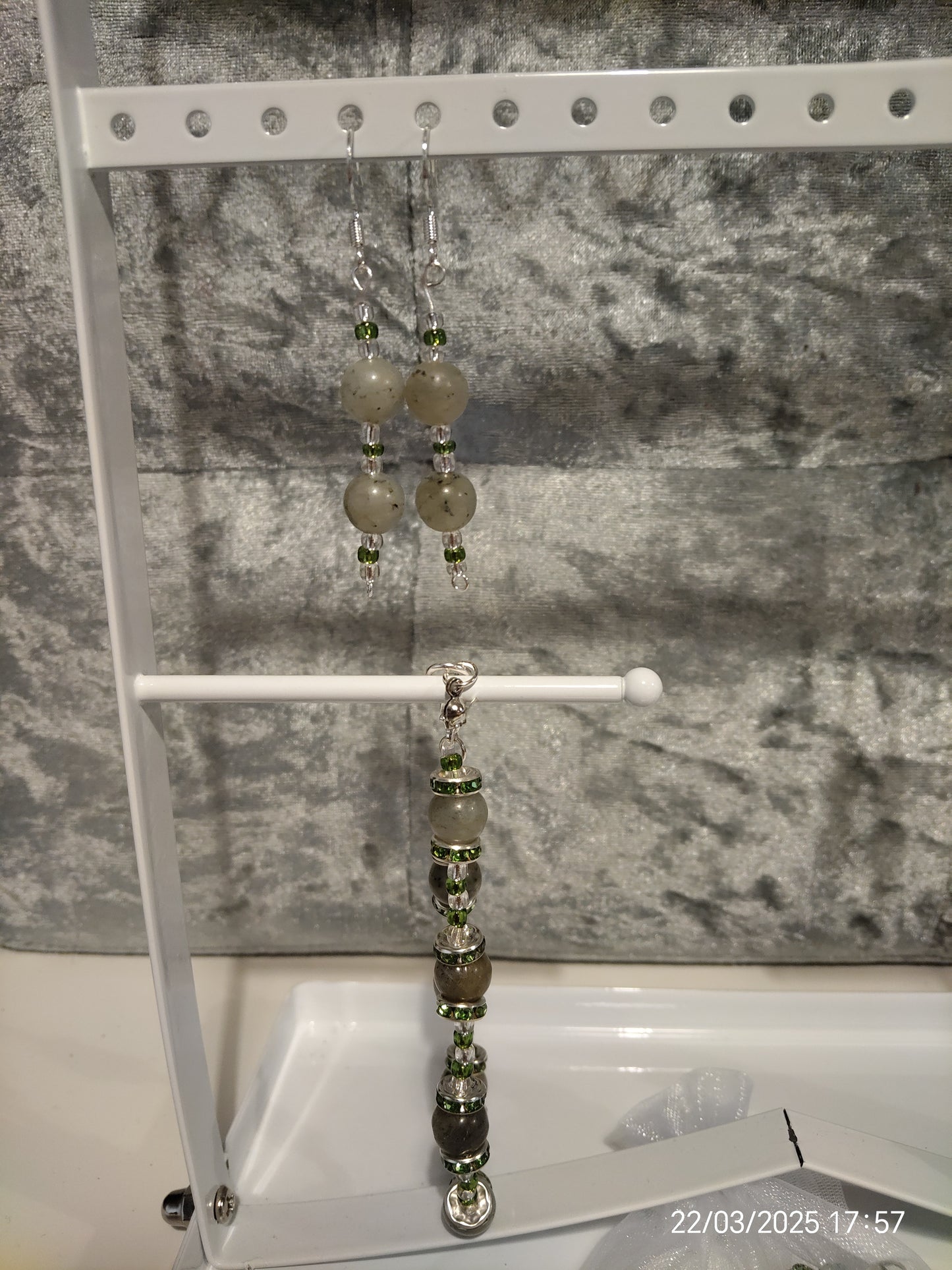 Bracelet and earrings light green moonstone