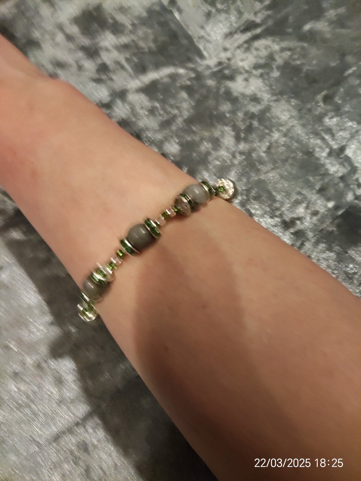 Bracelet and earrings light green moonstone